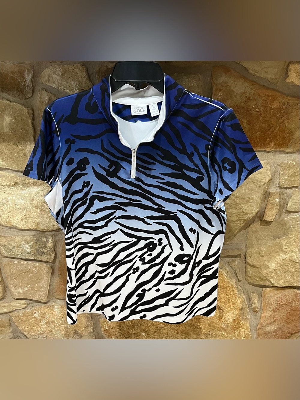 Zenergy by Chico’s Golf Shirt Women's Large Active Wear Striking Animal Print